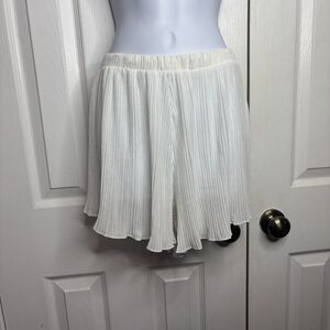 White Pleated Skort Size Small Flowy Tennis Skirt Shorts Minimal